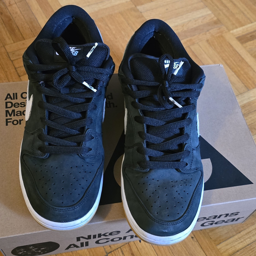 Nike SB dunks Black Gum